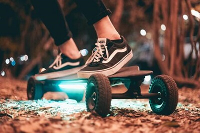 How Does an Electric Skateboard Work – Things You Should Know