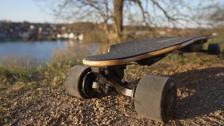 How to ride an electric skateboard for beginners?